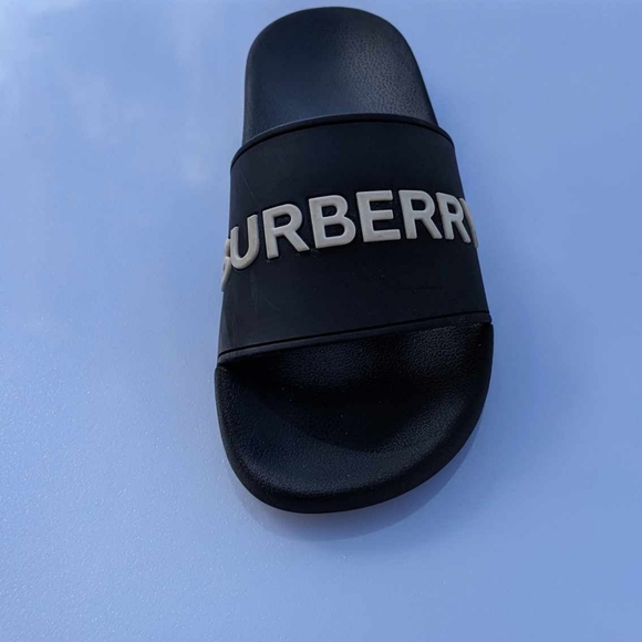 Too small - Picture 6 of 12